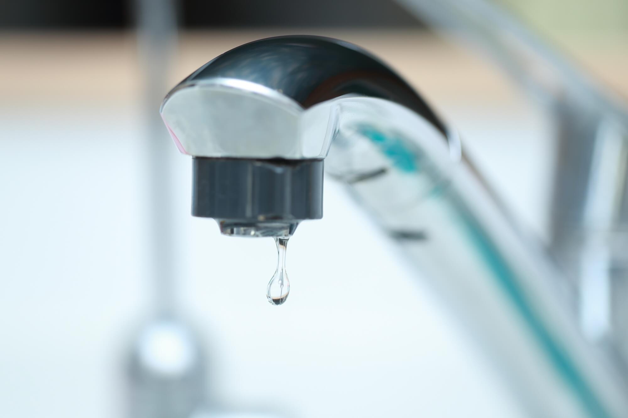洗面台から水が漏れる主な箇所とその原因