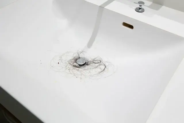 洗面台の流れが悪いはなぜ？主な原因とつまりやすい場所