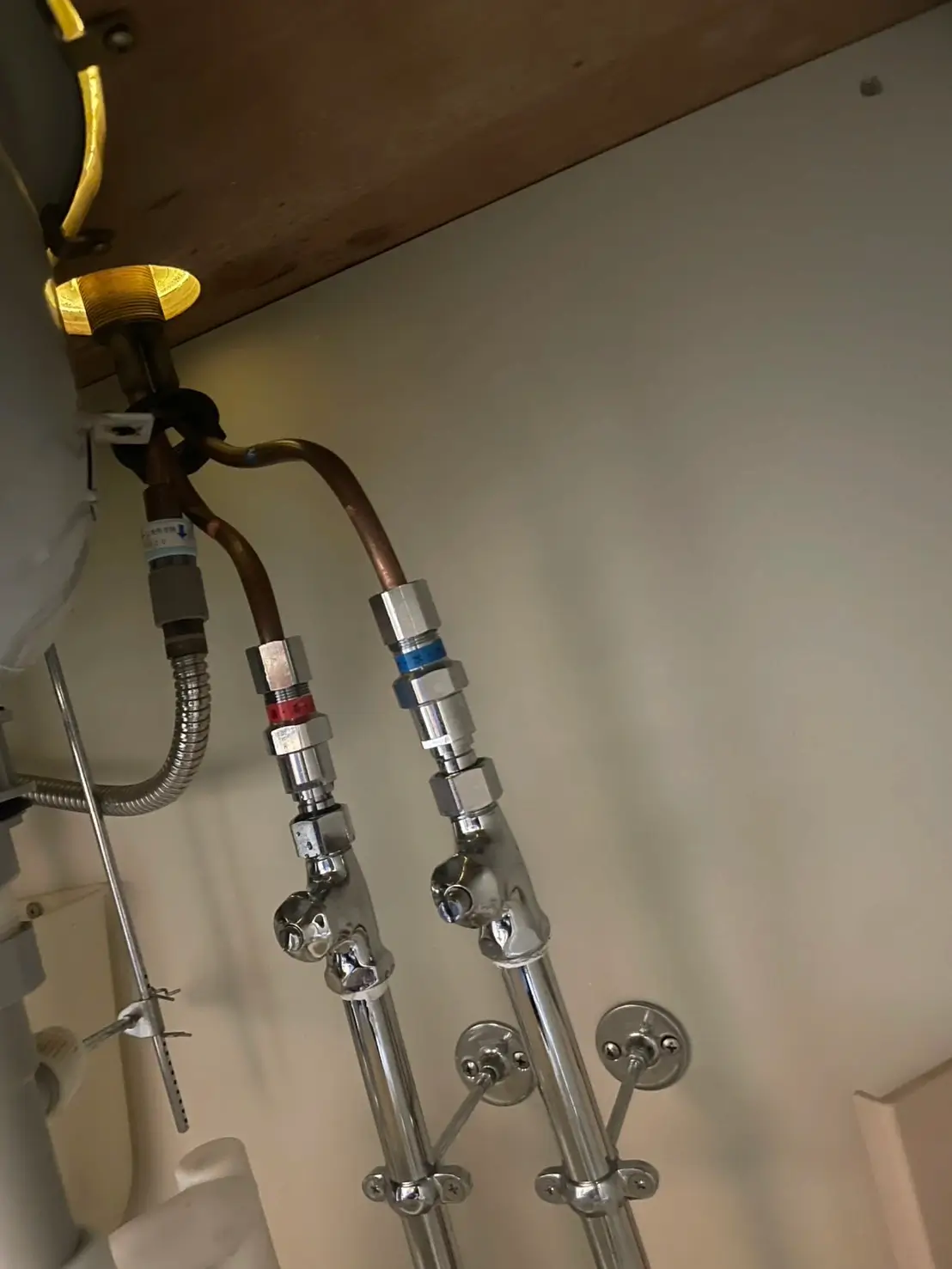 洗面台のびっしょり水漏れを蛇口修理で解決‐神戸市東灘区