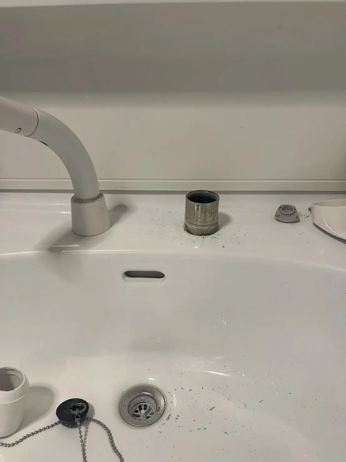 洗面台蛇口の水漏れトラブルに対応-奈良市法蓮町